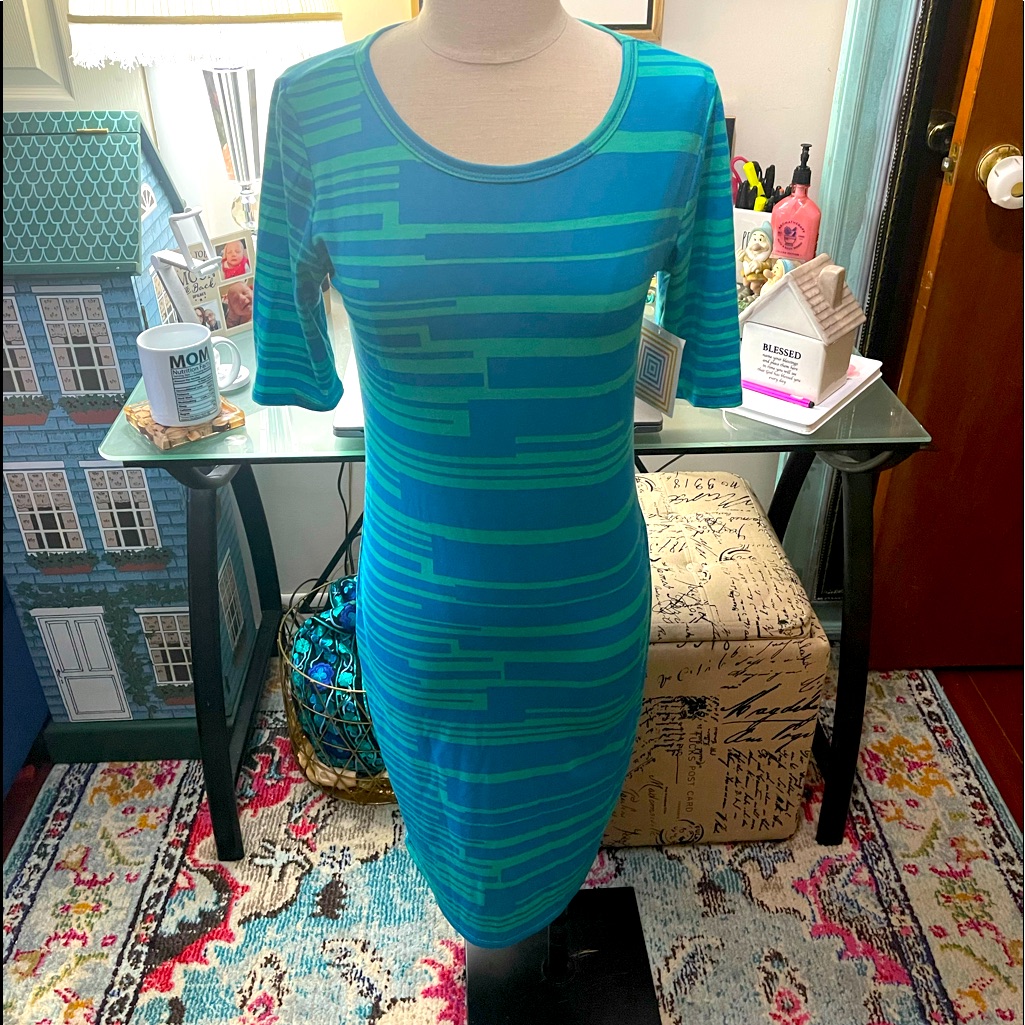 Lularoe- Juila